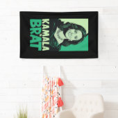 Kamala is Brat Grappig Sarcastisch Spandoek (Insitu)