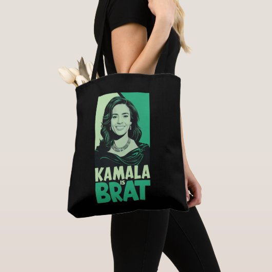 Kamala is Brat Grappig Sarcastisch Tote Bag (Dichtbij)