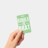 Kamala Is Een Brutaal Kind Badge (Handheld)