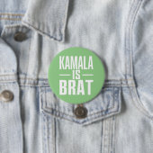 Kamala is een verwend kind ronde button 7,6 cm (In situ)
