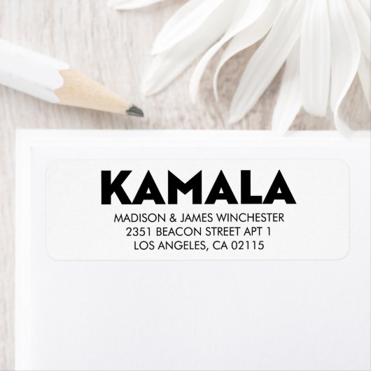 Kamala moderne vette typografie zwart-wit etiket (Insitu)