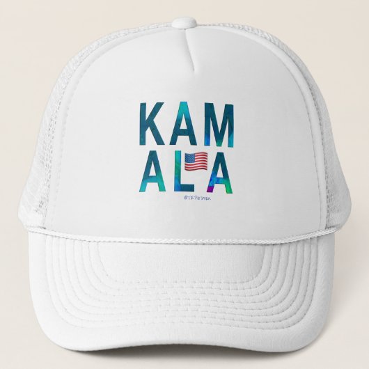 KAMALA naam met Amerikaanse vlag afbeelding Trucker Pet (Voorkant)