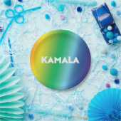 Kamala regenboog gradiënt patroon moderne typograf papieren bordje (Feest)