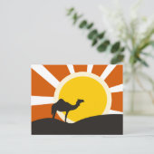 kameel met zonsondergang briefkaart (Staand voorkant)