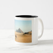 kameelpiramide tweekleurige koffiemok (Voorkant rechts)