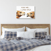 Kameels Zoenen Grappige Gewikkelde Canvas Afdruk (Insitu (Slaapkamer))