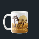 Kamel, woestijn, palmbomen en zonneschijn koffiemok<br><div class="desc">Een kameel in de woestijn tegen een achtergrond van palmbomen</div>