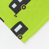 Kameraanhangwagens op groen fleece deken (Hoek)