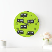 Kameraanhangwagens op groen grote klok (Huis)