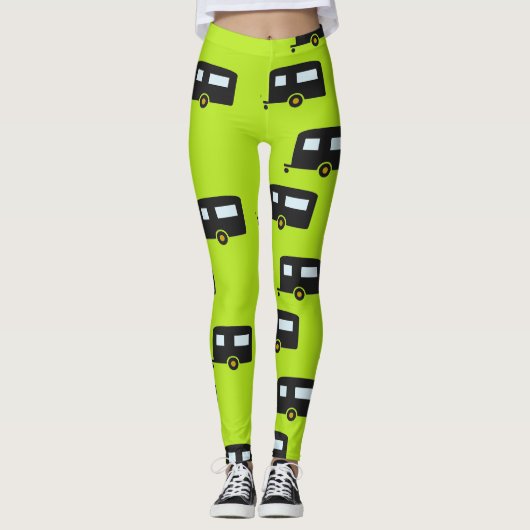 Kameraanhangwagens op groen leggings (Voorkant)