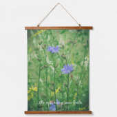 Kamille en cichorei bloemen op de groene weide hangend wandkleed (Voorkant 2)