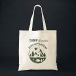 Kamp Bachelorette-feest Camping Bach-weekend Tote Bag<br><div class="desc">Een leuk handgetekend ontwerp met illustraties in het thema bachelorette-kampen. Dit groene en witte kamp-bach-weekendontwerp is ideaal voor glamping-kamp-bachelorette-weekends,  kamp-meisjesreis-bachelorette-feesten in de bergen,  bossen of meren.</div>