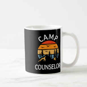 Kamp Counselor Retro Zomer Directeur Kampeerder Pe Koffiemok