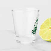 Kampeer vrijgezellenfeest buiten shot glas (Links)