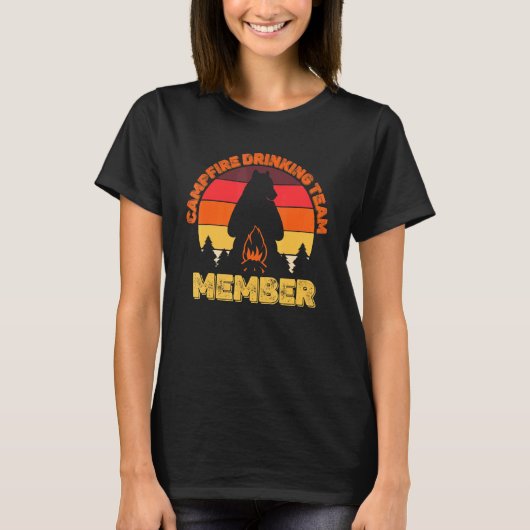 Kampeerder Kampvuur Drinkende Team Lid Camping Bee T-shirt (Voorkant)