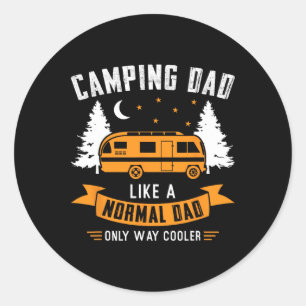 Kampeerende papa als een normale papa, alleen veel ronde sticker