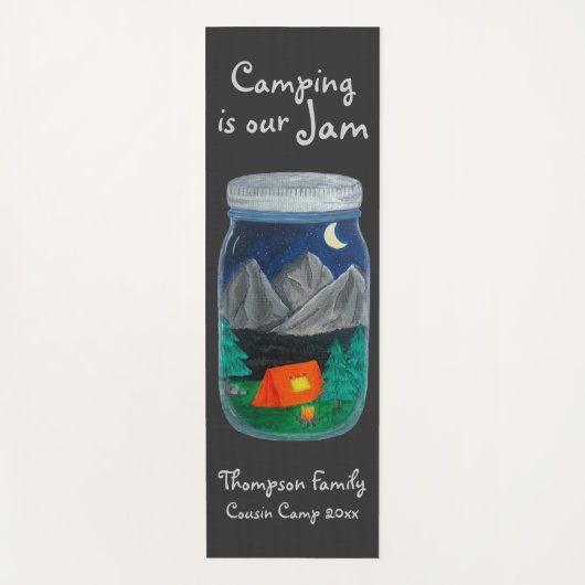 Kamperen is Onze Jam Tent en bergen in Jar Yogamat (Voorkant)