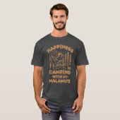 Kamperen met malamute retro t-shirt (Voorkant volledig)