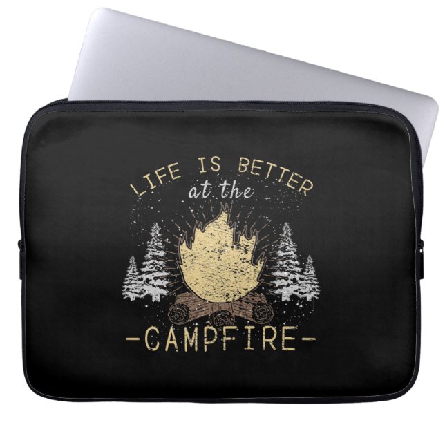 Kampvuur - Het leven is beter door het kampvuur Laptop Sleeve (Voorkant)
