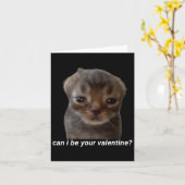 Kan ik je Valentijn zijn Funny Cat Meme Brainrot G Kaart (Gele Bloem)