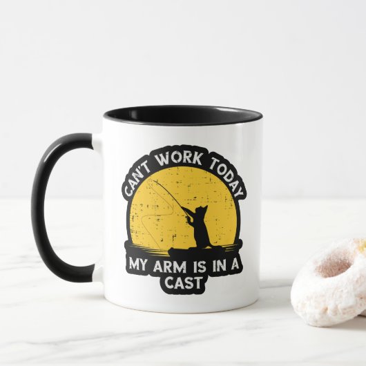 Kan vandaag niet werken, mijn arm zit in het gips  mok (Met donut)