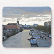 Kanaal Amsterdam en windmolen met zon