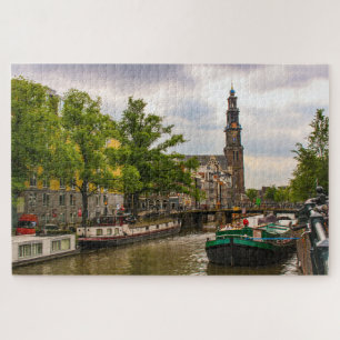 Kanaal en oude kerk in Amsterdam, Nederland Legpuzzel