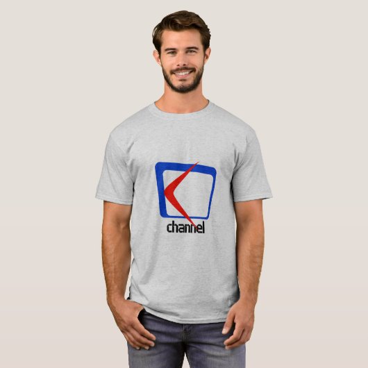 "Kanaal Graphic T-Shirt met Blauw en Rood Ontwerp" (Voorkant volledig)