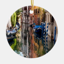 Kanaal in de ochtend keramisch ornament