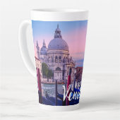 Kanaal met gondels en kerk in Venetië Latte Mok (Linkerhoek)