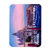 Kanaal met gondels en kerk in Venetië Magneet (Verticaal)