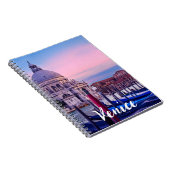 Kanaal met gondels en kerk in Venetië Notitieboek (Rechterzijde)