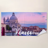 Kanaal met gondels en kerk in Venetië Strandlaken (Voorkant)