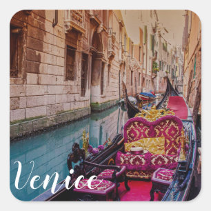 Kanaal met traditionele gondola in Venetië, Italië Vierkante Sticker