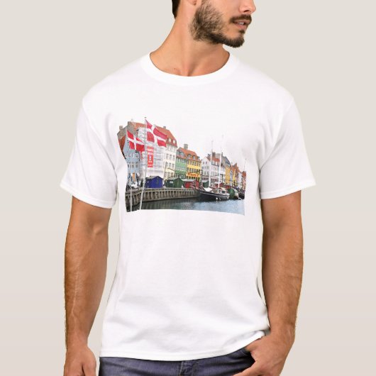 Kanaal Nyhavn in Kopenhagen, Denemarken T-shirt (Voorkant)