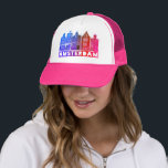 Kanaalhuis Roze Amsterdam Holland Nederlands reize Trucker Pet<br><div class="desc">Show je liefde voor Holland met dit mooie,  griezelige Amsterdam,  dat patroonkunst t-shirt. Maakt een geweldig verjaardagsgeschenk! U kunt het aanpassen en de tekst toevoegen of ook veranderen. Bekijk mijn winkel voor veel meer kleuren en patronen! En meer overeenkomende objecten zoals tassen,  t - shirts,  stickers en mokken.</div>