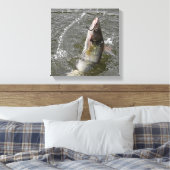 Kanaalvis die uit het water springt canvas afdruk (Insitu (Slaapkamer))