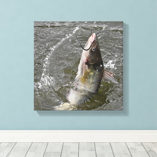 Kanaalvis die uit het water springt canvas afdruk (Insitu (Houten vloer))