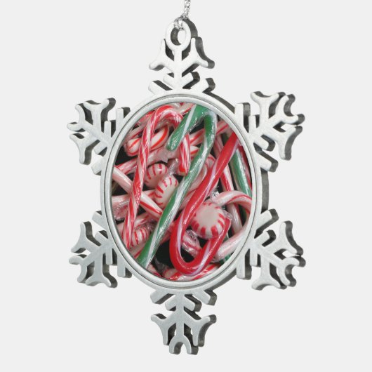 Kandijbonen en peppermints-kerstfeestdag tin sneeuwvlok ornament (Rechts)