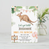 Kangaroo girl birthday invitation kaart (Staand voorkant)