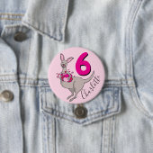 Kangaroo meisjes 6e verjaardag roze knop ronde button 7,6 cm (In situ)