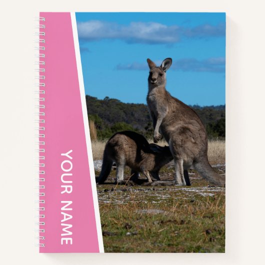 Kangaroo Moeder en Baby in Australië, Roze Notitieboek (Voorkant)