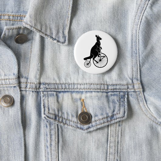 Kangaroo Riding a Penny Farthing Ronde Button 5,7 Cm (In situ)