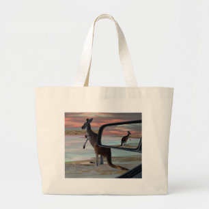 Kangaroo Seaside Breezes Illusion Art, Grote Tote Bag