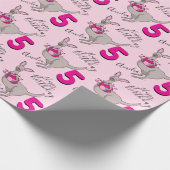 Kangoeroe meisjes 5e verjaardag naam roze wrapping cadeaupapier (Hoek)
