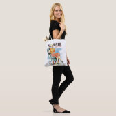 Kankerbewustzijn voor kale vrouwen krijgers tote bag (Op model)