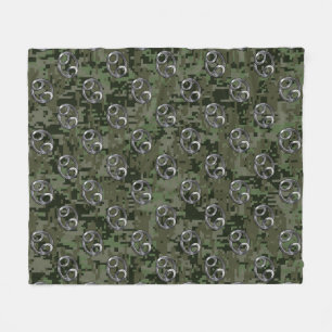 Kankerdiersymbool op groene digitale camo fleece deken