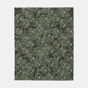 Kankerdiersymbool op groene digitale camo fleece deken
