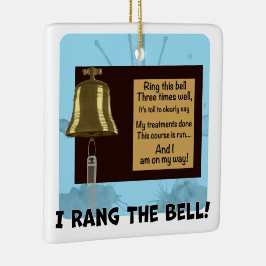 Kankeroverlevende Bell personaliseert datum op rug Keramisch Ornament (Rechts)