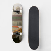 Kano in water met Taj Mahal, Agra, India Skateboard (Voorkant)